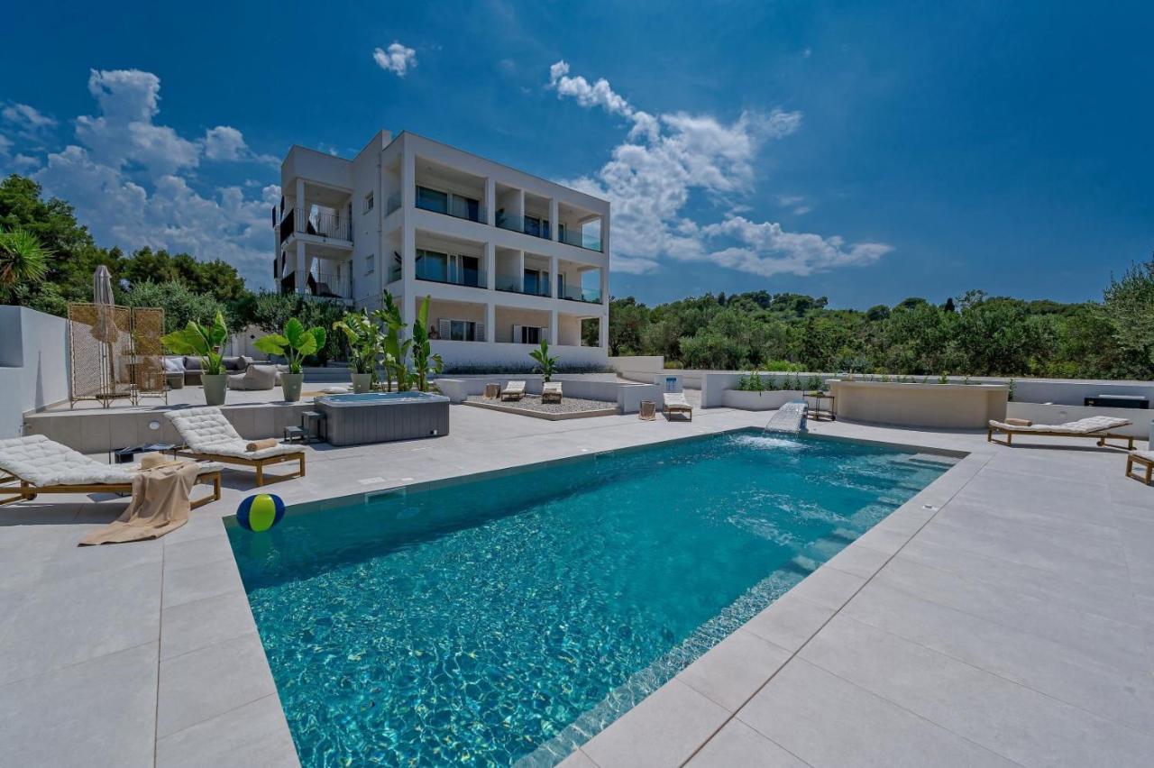 Luxury Villa Del Sogno With Pool, Jacuzzi, Parking Okrug Gornji Dış mekan fotoğraf